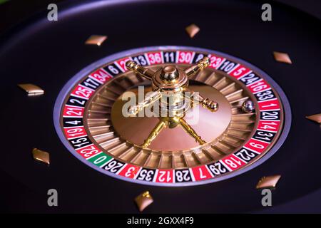 Roulette en mouvement dans un fond de casino Banque D'Images