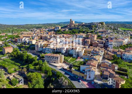 Vue panoramique sur Benabarre, ville espagnole et commune de la Ribagorza, dans la province de Huesca, Aragon. Banque D'Images