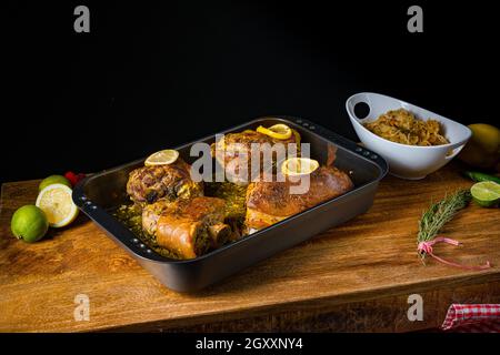 Coteaux de porc croustillants rôtis au four Banque D'Images