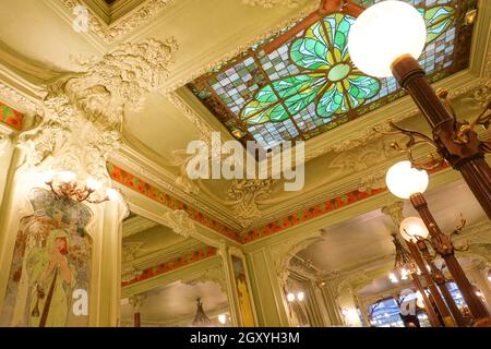 Paris, Restaurant Bouillon Julien Banque D'Images