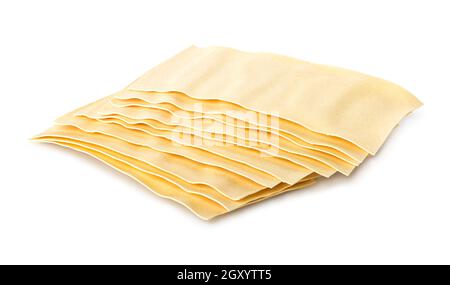 Feuilles pour lasagnes isolées sur fond blanc Banque D'Images