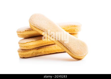 Biscuit italien savoiardi. Biscuits sucrés. Biscuits éponge tiramisu isolé sur fond blanc. Banque D'Images