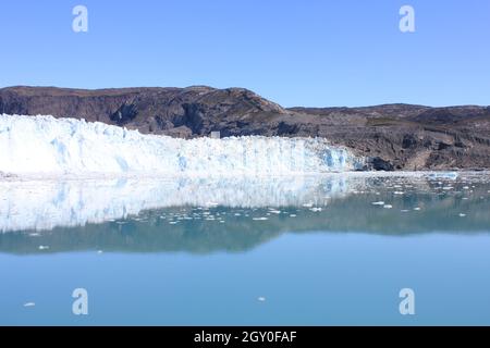 Langue des glaciers de la Sermia Eqip écrasante, Groenland Banque D'Images