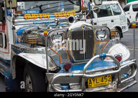 Shini jeepney avec beaucoup de chrome.Baguio, Philippines. Banque D'Images