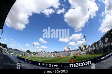 FAMALICAO, PORTUGAL - SEPTEMBRE 18: Vue panoramique de l'Estadio Municipal de Famalicao, avant le match de Bwin de la Ligue Portugal entre FC Famalicao et CS Maritimo à Estadio Municipal le 18 septembre 2021 à Famalicao, Portugal. (Photo par MB Media) Banque D'Images