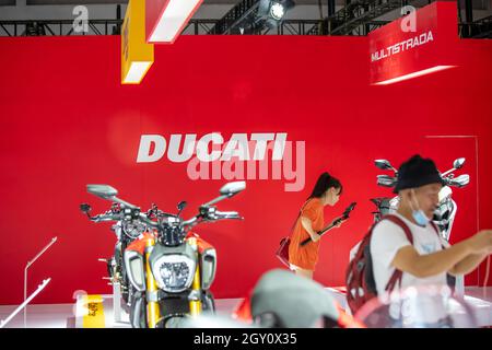 CHONGQING, CHINE - 19 septembre 2020 : un produit Ducati de la société italienne de motocycles présenté dans la Chinese Motorcycle expo '18e CIMAMotor'. Banque D'Images