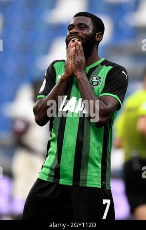 REGGIO NELl'EMILIA, ITALIE - SEPTEMBRE 26: Jeremie Boga des États-Unis Sassuolo réagit, pendant la série Un match entre les États-Unis Sassuolo et les États-Unis Salernitana au Mapei Stadium - Citta' del Tricolor le 26 septembre 2021 à Reggio nell'Emilia, Italie. (Photo par MB Media) Banque D'Images