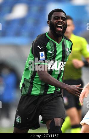 REGGIO NELl'EMILIA, ITALIE - SEPTEMBRE 26: Jeremie Boga des États-Unis Sassuolo réagit, pendant la série Un match entre les États-Unis Sassuolo et les États-Unis Salernitana au Mapei Stadium - Citta' del Tricolor le 26 septembre 2021 à Reggio nell'Emilia, Italie. (Photo par MB Media) Banque D'Images