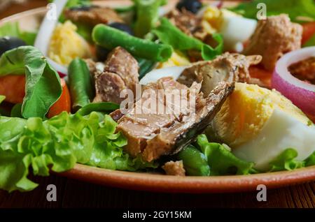 Tonosalata - salade de thon traditionnelle de Grèce Banque D'Images