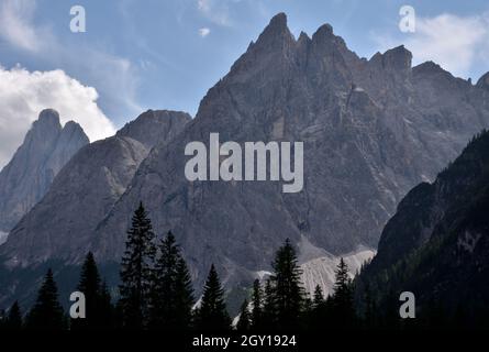 Les rochers de l'un des sommets les plus spectaculaires du Val Fiscalina, Cima una, 2699 mètres de haut Banque D'Images