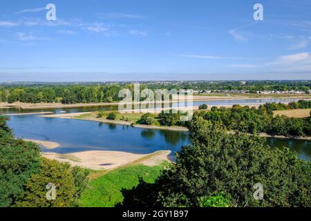 Frankreich, Saint-Florent-le-vieil, 12.09.2021: Blick auf zwei Flussarme der Loire vom kleinen Ort Saint-Florent-le-vieil in der franzoesischen Gemein Banque D'Images