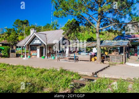 KALAW, MYANMAR - 24 NOVEMBRE 2016 : petite gare rurale près de Kalaw, Myanmar Banque D'Images