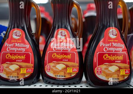 États-Unis. 02 septembre 2021. Gros plan sur les produits de Pearl Milling Company dans un magasin de détail, suite au changement de marque des produits de la marque Aunt Jemima par la société mère Quaker Oats en raison de préoccupations concernant l'imagerie raciale, Monterey, Californie, le 2 septembre 2021. (Photo par Smith Collection/Gado/Sipa USA) crédit: SIPA USA/Alay Live News Banque D'Images