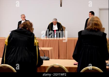 Vatican, Vatican. 06e octobre 2021. Italie, Rome, Vatican, 2021/10/06.Tribunal de la Cité du Vatican procédure pénale de l'État contre Gabriele Martinelli et Enrico Radicel. Photographie par les médias du Vatican/presse catholique photo/IPA. LIMITÉ À UNE UTILISATION ÉDITORIALE - PAS DE MARKETING - PAS DE CAMPAGNES PUBLICITAIRES. Crédit : Agence photo indépendante/Alamy Live News Banque D'Images