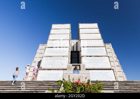 Saint-Domingue, République dominicaine - 11 janvier 2017 : les touristes visitent le phare de Columbus. C'est un monument mausolée en hommage à Christopher Col Banque D'Images