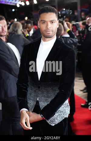 Rege-Jean page arrive pour la première mondiale de l'automne plus difficile au Royal Festival Hall de Londres pendant le BFI London film Festival. Date de la photo: Mercredi 6 octobre 2021. Banque D'Images