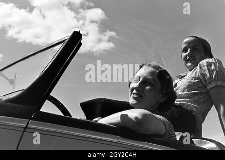 Ein Ausflug mit dem Ford Eifel, Deutsches Reich 1930er Jahre. Une excursion avec la Ford Eifel, Allemagne 1930. Banque D'Images