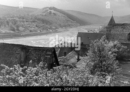 Ein Ausflug nach Hirschhorn am Neckar, Deutsches Reich 1930er Jahre. Une excursion à Hirschhorn à côté du Neckar, Allemagne 1930. Banque D'Images