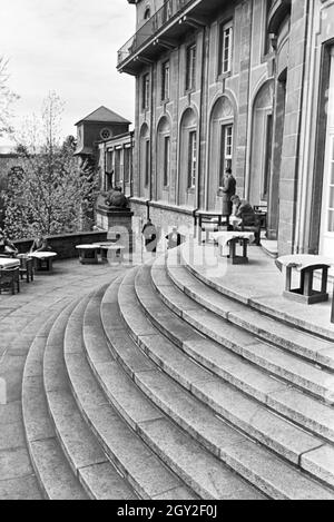 Ein Ausflug Zum Schloss Bühlerhöhe im Schwarzwald, Deutsches Reich 1930er Jahre. Un voyage à Bühlerhöhe château dans la Forêt-Noire, Allemagne 1930. Banque D'Images