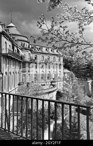 Ein Ausflug Zum Schloss Bühlerhöhe im Schwarzwald, Deutsches Reich 1930er Jahre. Un voyage à Bühlerhöhe château dans la Forêt-Noire, Allemagne 1930. Banque D'Images