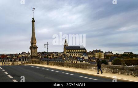 Pont Jacques Gabriel sur la Loire à Blois Banque D'Images