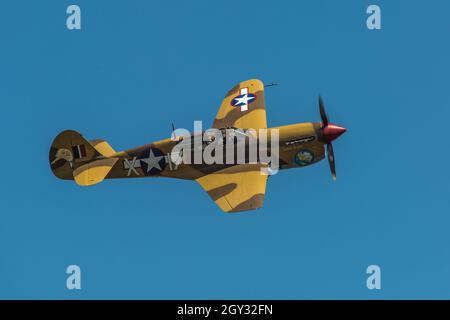 USAAC Curtiss P40 Warhawk Kittyhawk au Duxford Flying Legends Airshow Banque D'Images