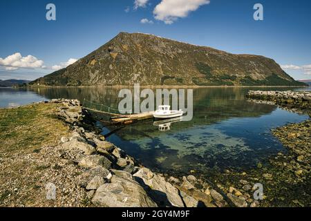 pêche en norvège, selje.Un paradis pour les vacances de pêche. Profitez du paysage à couper le souffle en bateau.Montagnes, mer, fjord et poissons. Banque D'Images