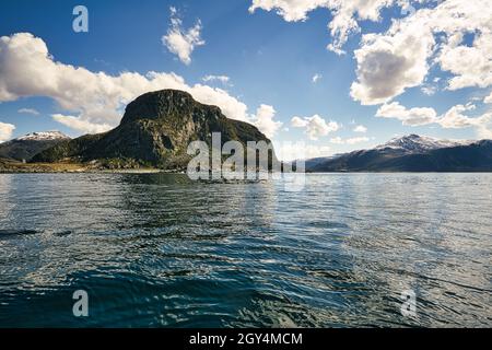 pêche en norvège, selje.Un paradis pour les vacances de pêche. Profitez du paysage à couper le souffle en bateau.Montagnes, mer, fjord et poissons. Banque D'Images