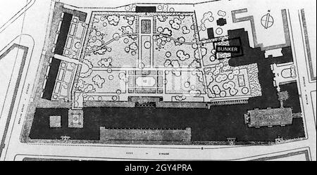 La nouvelle Chancellerie de Reich, construite jusqu'en 1943, au bas de l'image le long de la Vossstraße et de l'ancienne Chancellerie de Reich sur Wilhelm Straße, ainsi que le Bunker Führer dans le jardin de l'ancienne Chancellerie de Reich.[traduction automatique] Banque D'Images