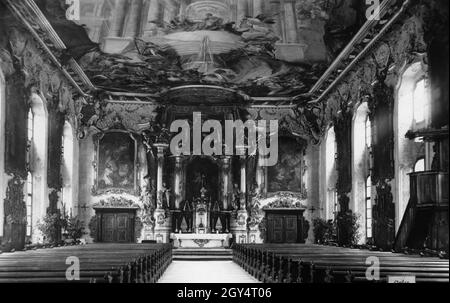 'L'Asamkirche (ou église Saint-Maria-de-Victoria) a été construite entre 1732 et 1736 par les frères Cosmas Damian et Egid Quirin Asam dans la Neubaustraße à Ingolstadt.Ici vous pouvez voir la salle de prière de l'ancienne congrégation étudiante 'maria Verkündigung'.Le bâtiment a été élevé à une église en 1807.La photo a probablement été prise autour de 1925.[traduction automatique]' Banque D'Images