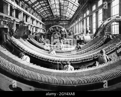 Travailleurs de l'usine de générateurs et de turbines Siemens-Schuckert GmbH à Berlin.[traduction automatique] Banque D'Images