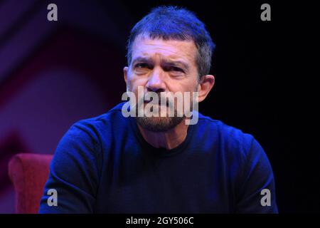 Madrid, Espagne.07e octobre 2021.Les acteurs Antonio Banderas et Manuel Bandera pendant la promotion montrent Une ligne Chorus à Madrid le jeudi 07 octobre 2021.Credit: CORMON PRESSE/Alamy Live News Banque D'Images