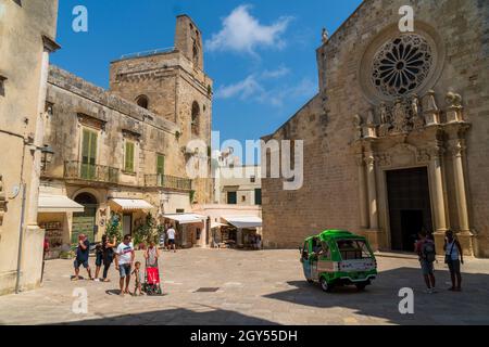 Otranto, Apulia, Italie - 17 août 2021 : extérieur de la cathédrale de santa Maria Annunziata dans le centre historique Banque D'Images