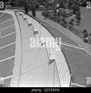 Blick vom Aussichtsturm des Reichssportfeldes Sitzplatztribünen auf die im Stadion, Berlin 1936. Vue à partir de la de l'Reichssportfeld watchout pour les sièges de la tribune au stade, Berlin 1936. Banque D'Images