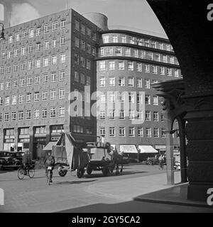 Suis Sprossenfenster Kontorhaus Sprinkenhof in der Innenstadt von Hamburg, Deutschland 1930er Jahre. Au centre-ville de Hambourg, Allemagne 1930. Banque D'Images
