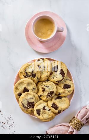 Biscuits aux copeaux de chocolat faits maison Banque D'Images