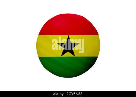 Football aux couleurs du drapeau du Ghana isolé sur fond blanc. Dans une image de championnat conceptuel soutenant le Ghana. Banque D'Images