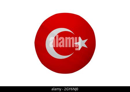 Football aux couleurs du drapeau de la Turquie isolé sur fond blanc. Dans une image conceptuelle de championnat soutenant la Turquie. Banque D'Images