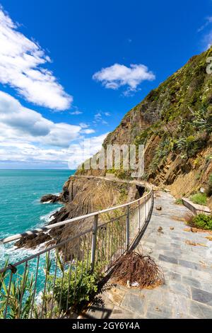 Sentier d'azur (chemin de l'amour), sentier de randonnée menant à travers cinq villes de Cinque Terre, Ligurie, Riviera italienne, Italie Banque D'Images