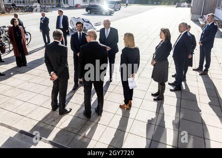 Le prince Carl Philip visite l'école secondaire supérieure Wisbygymnasiet à Visby, Gotland, le 07 octobre 2021. Le prince Carl Philip effectue une visite d'une journée dans le comté de Gotland. Photo : Karl Melander / TT / code 75135 Banque D'Images