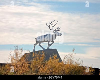 Monument de la renne de Salekhard. Auteur inconnu. Rennes dans la toundra. Les pâturages pour les cerfs. L'élevage du renne Banque D'Images