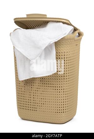 Panier à linge en plastique beige isolé sur fond blanc Banque D'Images