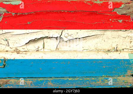 Drapeau 3D de Luxembourg sur un vieux mur de bois. Banque D'Images