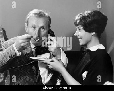 Le Tracassin ou les plaisir de la ville année : 1961 - France Directeur : Alex Joffé Bourvil, Micheline Luccioni Banque D'Images