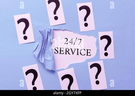 Affiche de texte montrant 24 sur 7 Service, photo conceptuelle fournissant une assistance qui est disponible tout le temps brainstorming nouvelles idées et inspiration pour Banque D'Images