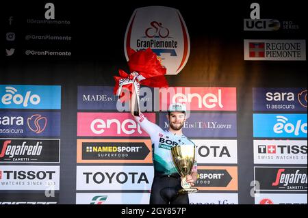 Borgoesia, Italie.07 octobre 2021.Matthew Walls of Bora - Hansgrohe célèbre la victoire du 105e Gran Piemonte une course cycliste semi-classique d'une journée de 168 km de Rocca Canavese (Turin) à Borgossia (Vercelli).Credit: Nicolò Campo/Alay Live News Banque D'Images