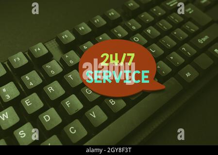 Inspiration montrant le signe 24 ou 7 Service, Internet concept fournissant une assistance qui est disponible tout le temps écrire en ligne recherche analyse de texte Banque D'Images