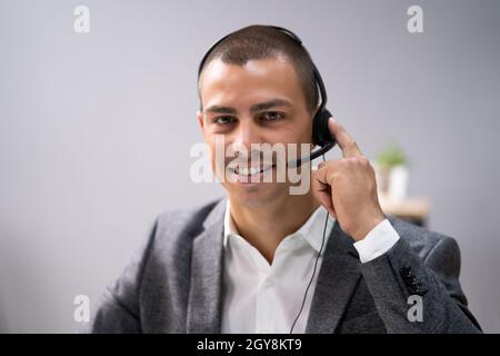 Agent de service à la clientèle au centre d'appels Banque D'Images