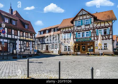 OBERURSEL, ALLEMAGNE 2021-04-27: Marché à Oberursel. Oberursel (Taunus), a également orthographié Oberorschel dans les temps précédents, avec 46,678 habitants. Oberu Banque D'Images