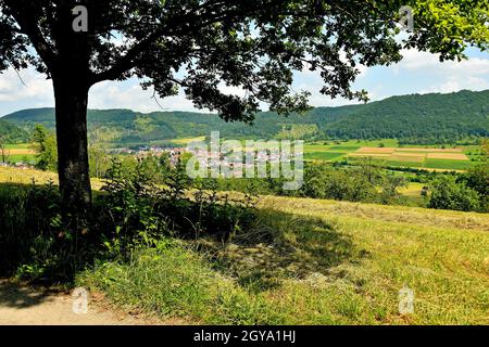 Vue panoramique sur les montagnes du Jura Souabe en Allemagne Banque D'Images